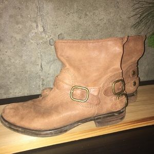 Lucky Brand shortie 👢